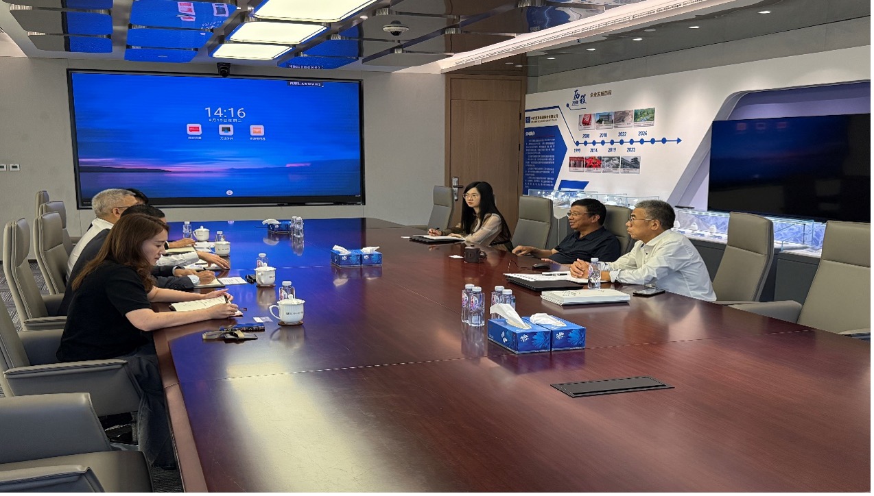 中非发展基金副总裁余焯锐一行到访威廉体育总部